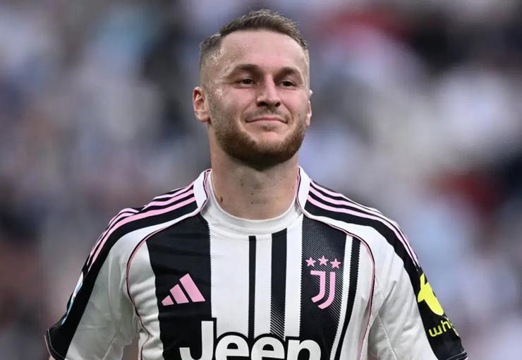 Galatasaray'ın orta saha adayları arasında olduğu öne sürülen Teun Koopmeiners'e