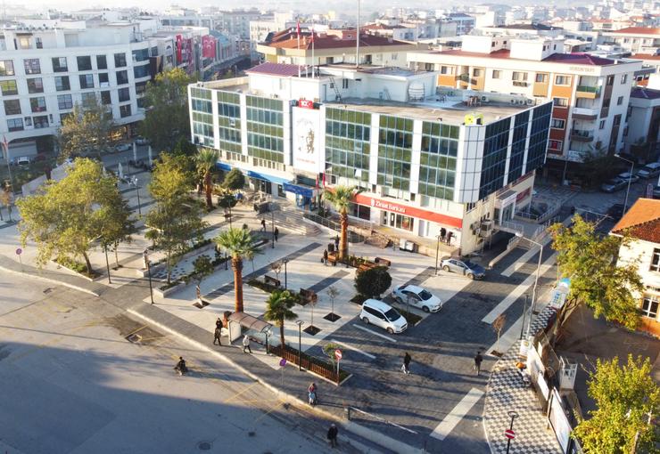 Menderes Belediyesi, 23 Nisan Ulusal Egemenlik ve Çocuk Bayramı’nda Minik