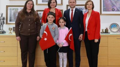 Karabağlar Belediye Başkanı Helil Kınay, 23 Nisan Ulusal Egemenlik ve