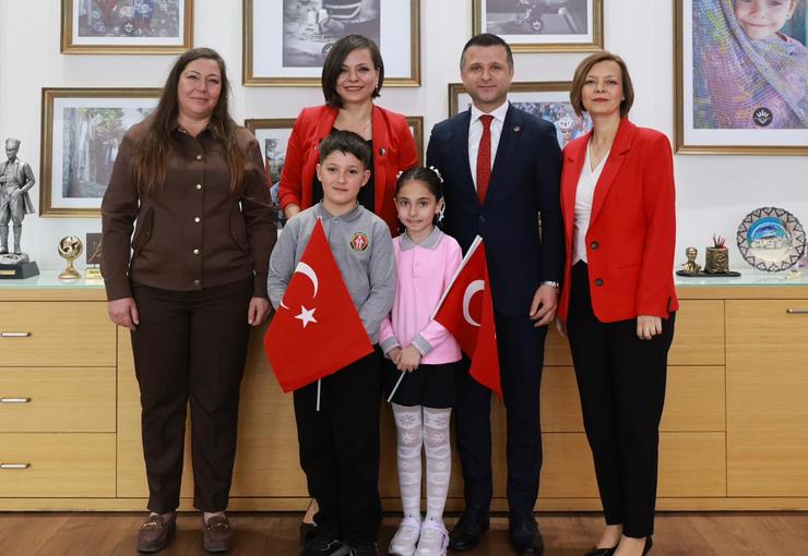 Karabağlar Belediye Başkanı Helil Kınay, 23 Nisan Ulusal Egemenlik ve