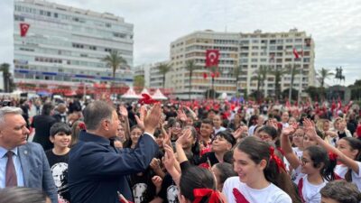 23 Nisan Ulusal Egemenlik ve Çocuk Bayramı nedeniyle İzmir’de Cumhuriyet