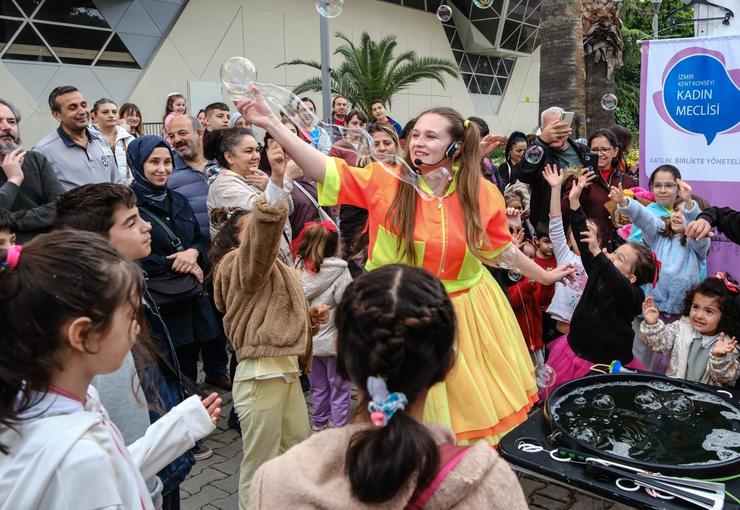 23 Nisan Ulusal Egemenlik ve Çocuk Bayramı İzmir Büyükşehir Belediyesi