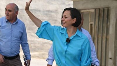 Karabağlar Belediyesi tarafından Basın Sitesi Mahallesi’nde 172/3 sokakta asfalt ve