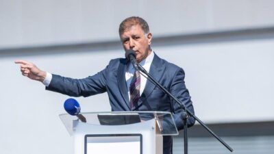 İzmir Büyükşehir Belediye Başkanı Dr. Cemil Tugay, Güzelbahçe Belediyesi tarafından