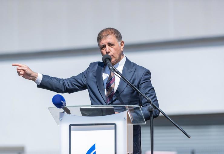 İzmir Büyükşehir Belediye Başkanı Dr. Cemil Tugay, Güzelbahçe Belediyesi tarafından