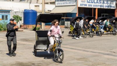 İzmir Büyükşehir Belediyesi, sürdürülebilir ulaşım ve genç istihdamı bir araya