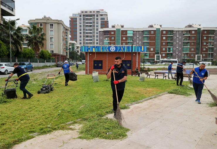Buca Belediyesi, baharın gelişiyle birlikte 47 mahallede eş zamanlı yabani