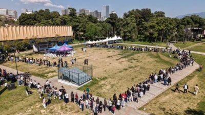 İZKİTAP - 7. İzmir Kitap Fuarı, son gününde de yoğun