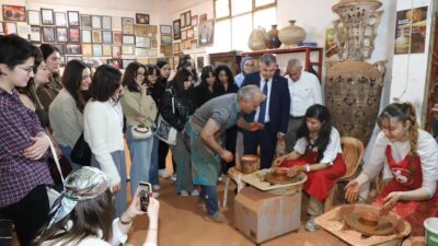 Geleceğin restorasyon uzmanları, sokak sağlıklaştırma projesiyle kent tarihini ayağa kaldırmak