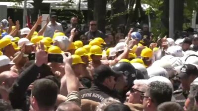 Günlerdir Ankara'da, Kurtuluş Parkı'nda hakları için direnişlerini sürdüren maden işçileri,