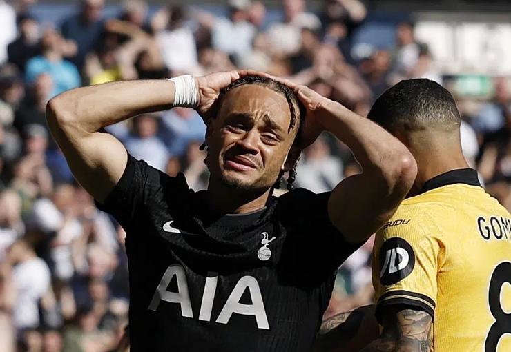 Tottenham ve Hollanda milli takımının oyuncusu Xavi Simons, ön çapraz