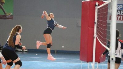 Tire Öğretmen Melahat Aksoy Sosyal Bilimler Lisesi Kız Voleybol Takımı