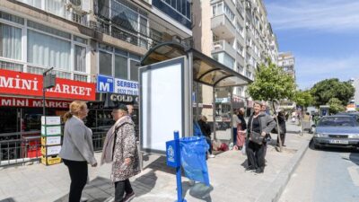 İzmir Büyükşehir Belediyesi ESHOT Genel Müdürlüğü’nün başlattığı uygulamayla otobüs durakları