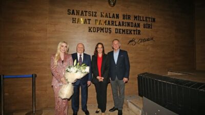 Karşıyaka Oda Orkestrası (KODA) konserleriyle kentlileri sanatla buluşturmaya devam eden