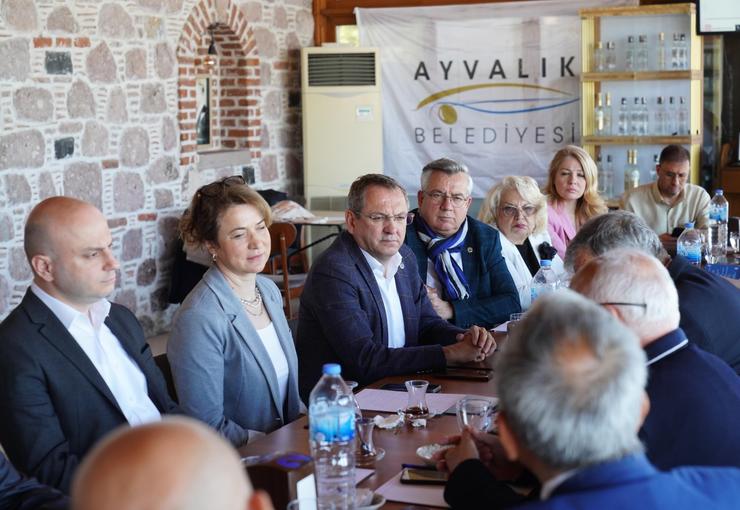 Ayvalık Belediye Başkanı Mesut Ergin, Balıkesir genelindeki kent konseylerinin başkan