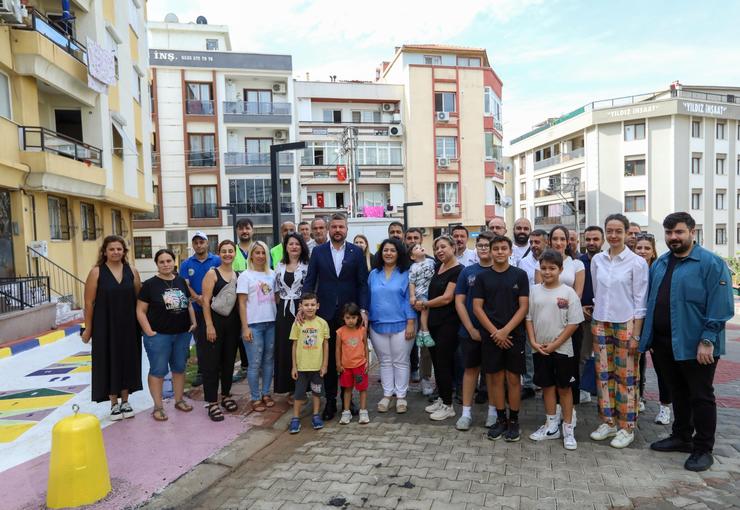 Buca Belediye Başkanı Mimar Görkem Duman’ın çocuklara güvenli oyun alanları