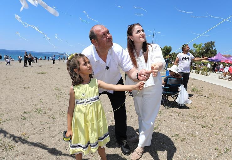 Menderes Belediyesi, gerçekleştireceği 15. Geleneksel Uçurtma Şenliği ile Menderes sahillerinde