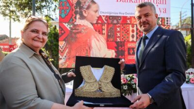 Buca’da Balkan kökenli vatandaşlarla siyaset ve yerel yönetim temsilcilerini bir