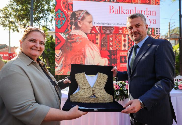 Buca’da Balkan kökenli vatandaşlarla siyaset ve yerel yönetim temsilcilerini bir