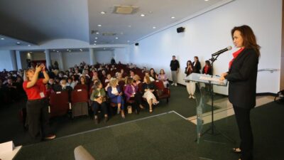 Karşıyaka Belediyesi Kent Düşünce Merkezi, akademisyenler ve sivil toplum temsilcilerinin