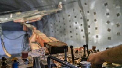Buca ile Bornova’yı kesintisiz birbirine bağlayacak Buca Onat Tüneli’nde bir