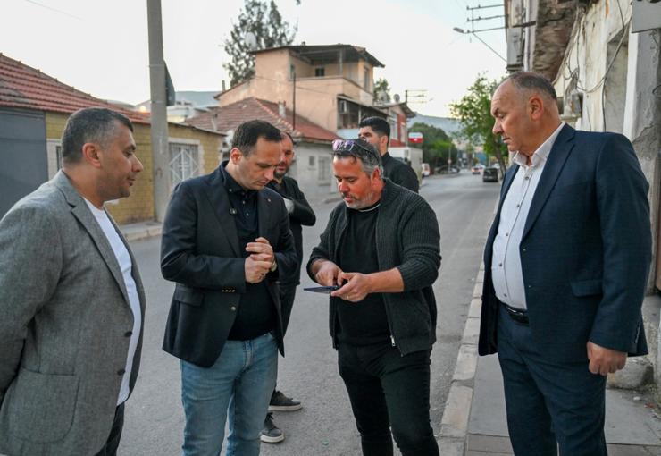 Bornova Belediye Başkanı Ömer Eşki, Egemenlik Mahallesi’nde saha incelemesi yaparak