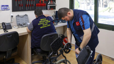 Buca Belediyesi, engelli vatandaşların günlük yaşamını kolaylaştıran hizmetlerini güçlendirmeye devam