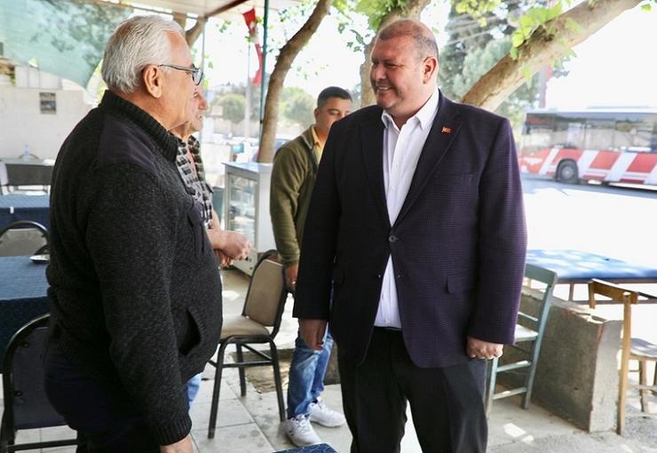 Menderes Belediye Başkanı İlkay Çiçek, sahada gerçekleştirilen çalışmaları gezip bilgi