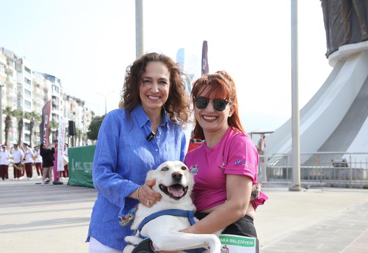 Karşıyaka Belediyesi tarafından her Anneler Günü’nde geleneksel olarak düzenlenen Zübeyde