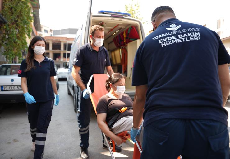 Torbalı Belediyesi, “Evde Temizlik” hizmetini başlatarak ihtiyaç sahibi 65 yaş