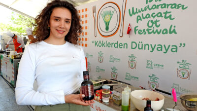 Alaçatı’da kendi zeytinliklerinden elde ettiği zeytinyağını “Aleysim” markasıyla tüketicilerle buluşturan