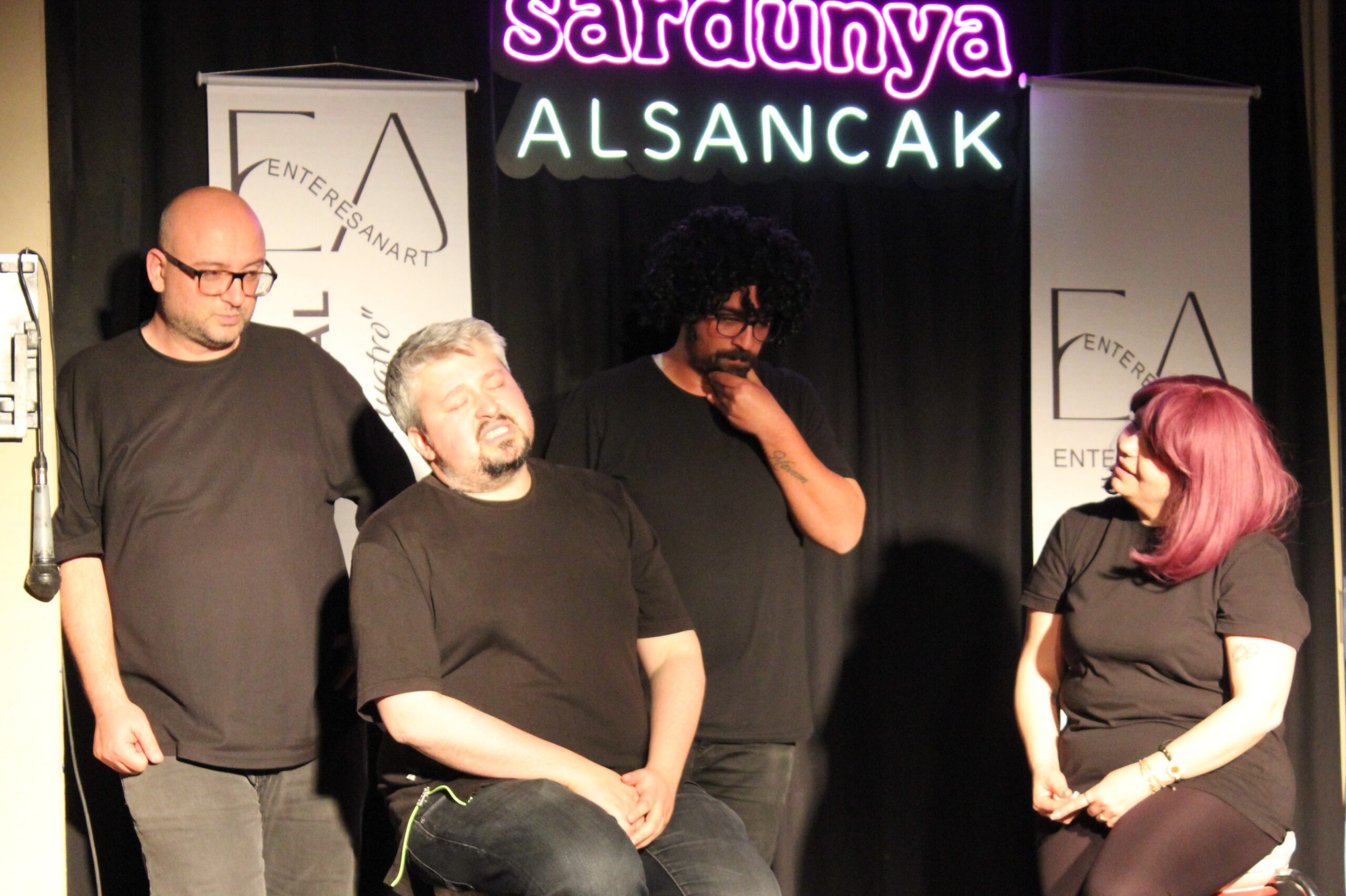 İzmir’de sanat ve eğlence dolu bir akşam daha geride kaldı.