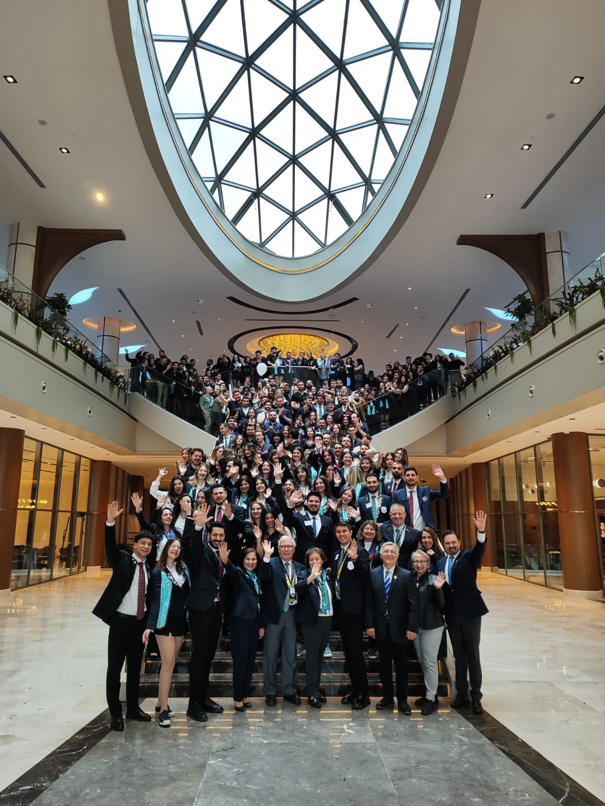 Rotary Bölge 2440 çatısı altında düzenlenen Rotaract Asamblesi, yüzlerce genç