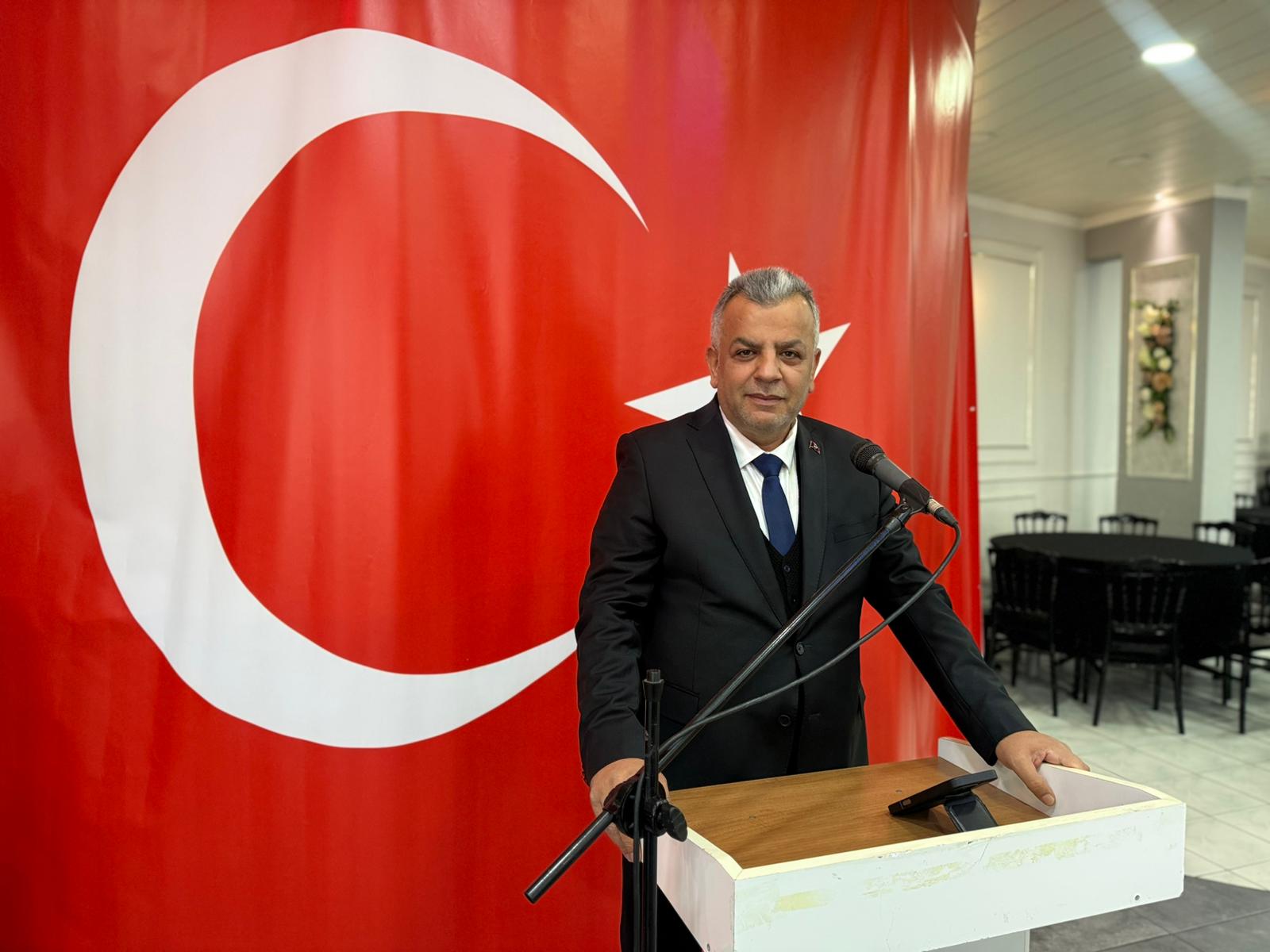 İzmir’in Çiğli ilçesinde, yürüttüğü sosyal çalışmalarla dikkat çeken Oktay Özdemir,