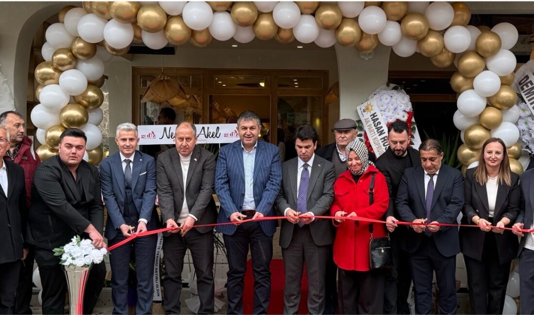 Kütahya'nın Gediz İlçesinde açılışı yapılan "chemex cafe" hizmete girdi.