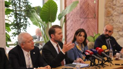 İYİ Parti İzmir teşkilatı tarafından düzenlenen basın kahvaltısında parti yöneticileri