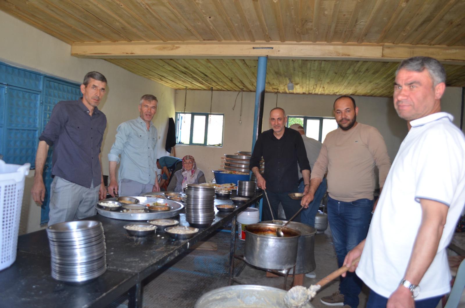 Manisa’nın Gördes ilçesine bağlı Tüpüler Mahallesi geleneksel köy hayrına 2