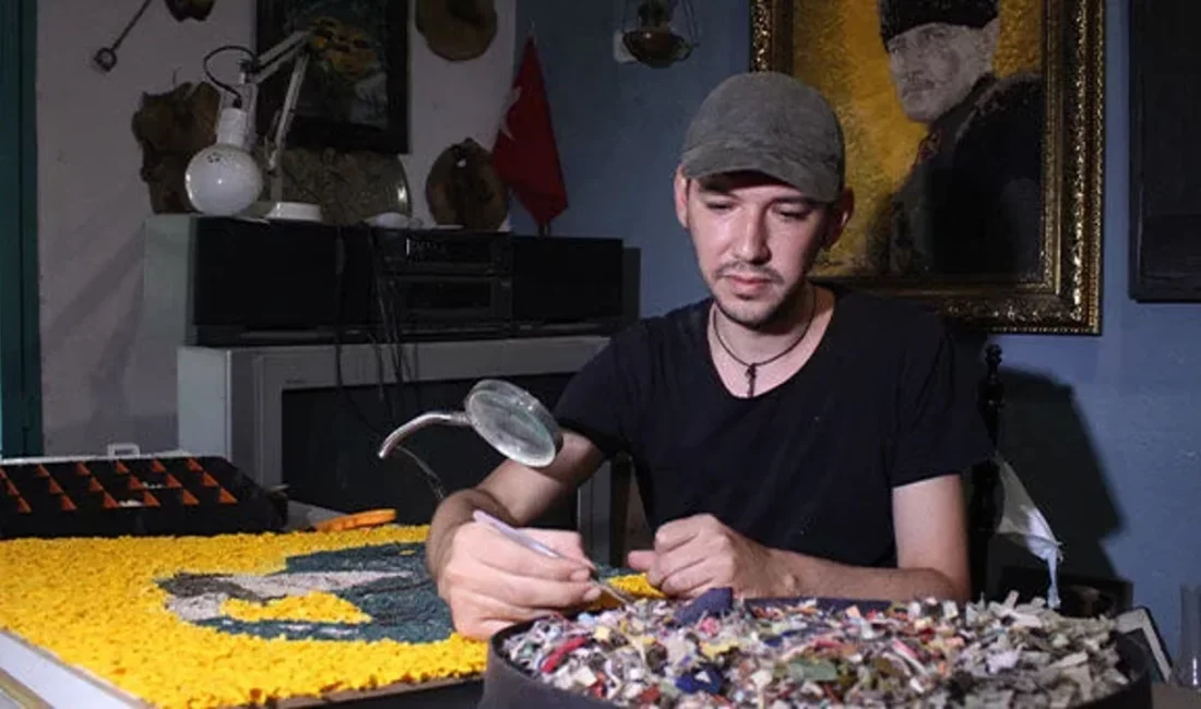 İzmirli genç sanatçı Semih Beceren, kumaş parçalarını kullanarak oluşturduğu sıra