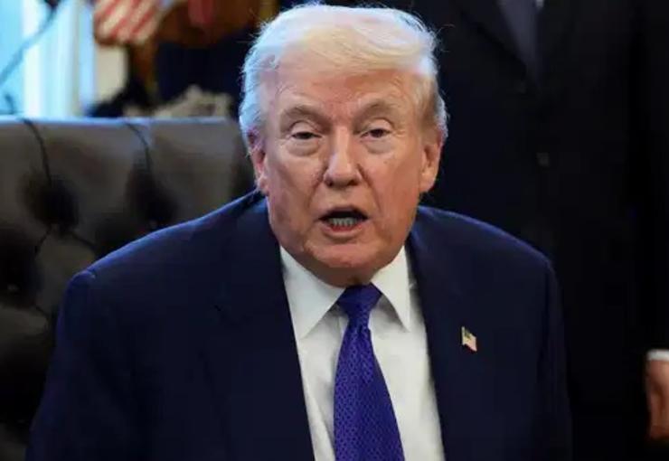 ABD Başkanı Donald Trump, pazartesi gününden itibaren, Hürmüz Boğazı'nda mahsur
