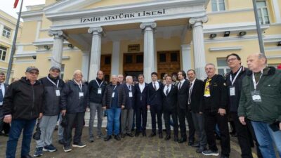 İzmir Büyükşehir Belediye Başkanı Dr. Cemil Tugay, İzmir Atatürk Lisesi’nin