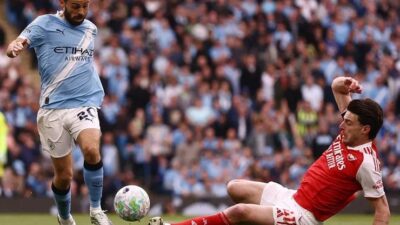İngiltere Premier Lig ekiplerinden Manchester City'de forma giyen ve adı