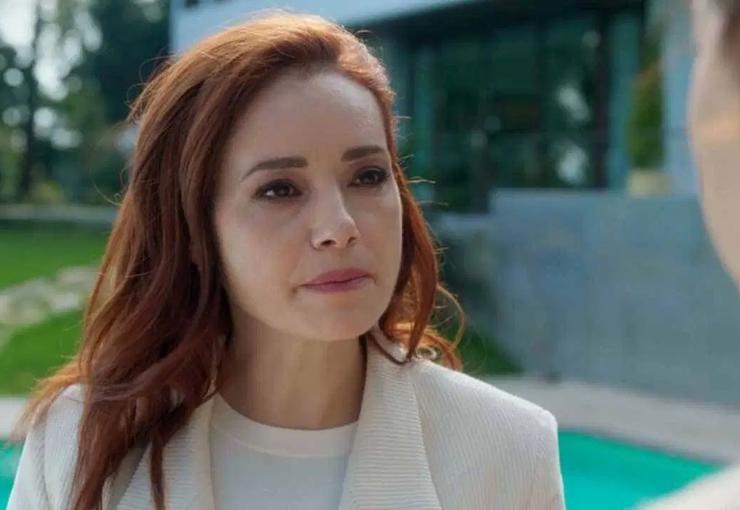 Ünlü oyuncu Özgü Namal, başrolünde yer aldığı ve Berlin’de Altın