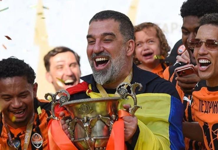 Shakhtar Donetsk ile şampiyonluğa ulaşan Arda Turan, Ukrayna temsilcisinin resmi