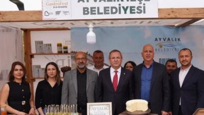 Balıkesir GastroFest boyunca yoğun ilgi gören Ayvalık standı, ziyaretçilerden tam