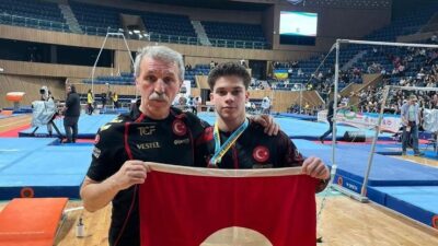 İzmir Büyükşehir Belediyesi Spor Kulübü’nün milli jimnastikçisi Altan Doğan, Bulgaristan’da