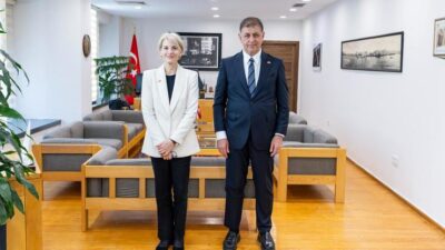 İzmir Büyükşehir Belediye Başkanı Dr. Cemil Tugay, İngiltere’nin Ankara Büyükelçisi