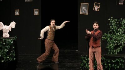 İzmir Şehir Tiyatroları’nın düzenlediği “İzBBŞT Gençlik Günleri”, gençleri profesyonel tiyatro
