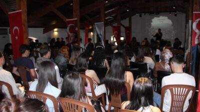 Manisa Büyükşehir Belediyesi’nin düzenlediği kültür gezileri kapsamında Manisalı vatandaşların Efes