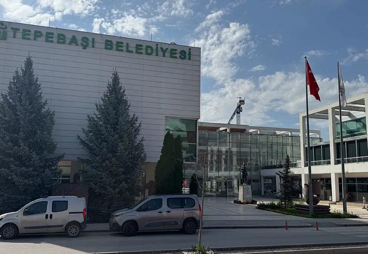 Eskişehir'de Tepebaşı Belediyesine yönelik soruşturmada, bazı ihalelerde sahte belge ve