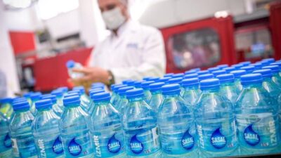 İzmir’in 94 yıllık Cumhuriyet markası olan Şaşal Su Fabrikası, İzmir